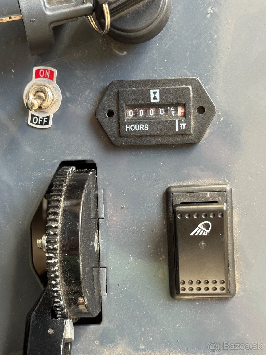 Nový minibager 1,2t, mimoosé kopanie - 10