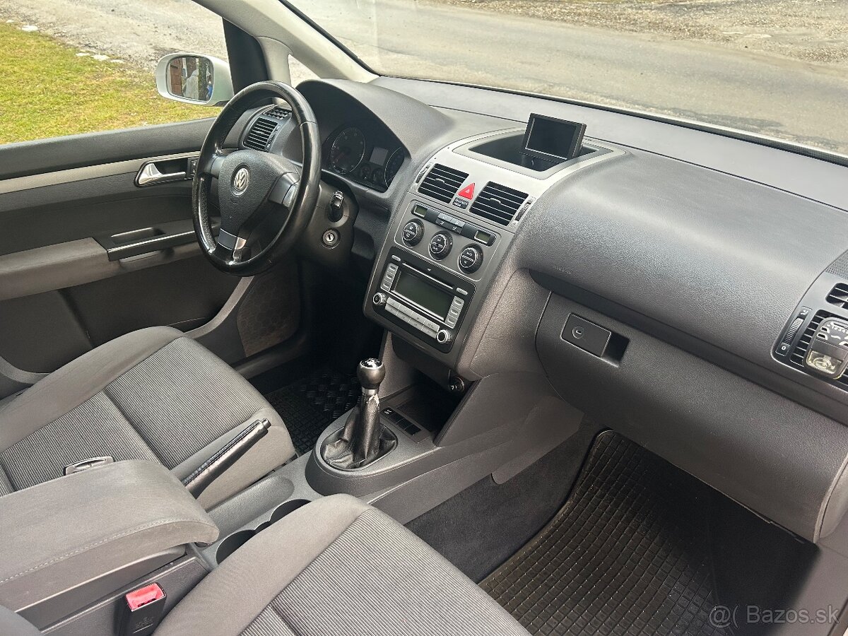 Volkswagen Touran 1.9TDi - 10