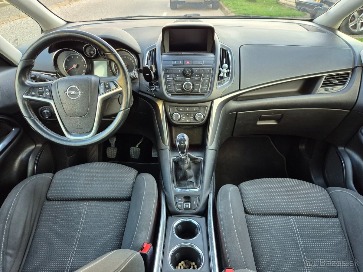 Predám Opel Zafira Tourer 2.0 - 7 miestne - 10