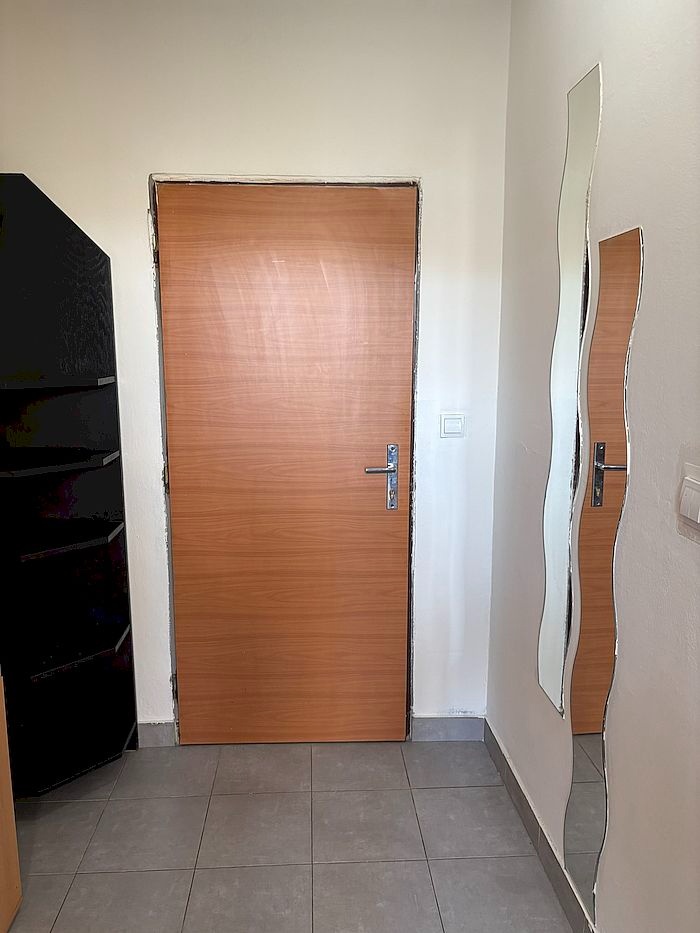 Prenájom veľkometrážneho 1 izbového bytu 42 m2, v Priekope - 10