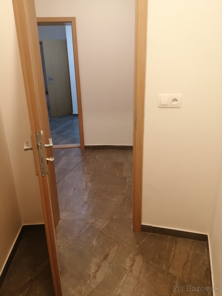 Predám 1 izb.byt - 10