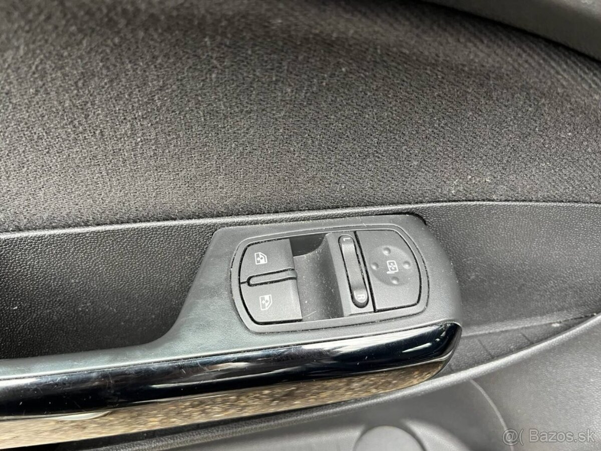 Opel Corsa D 1.3CDTi - 10