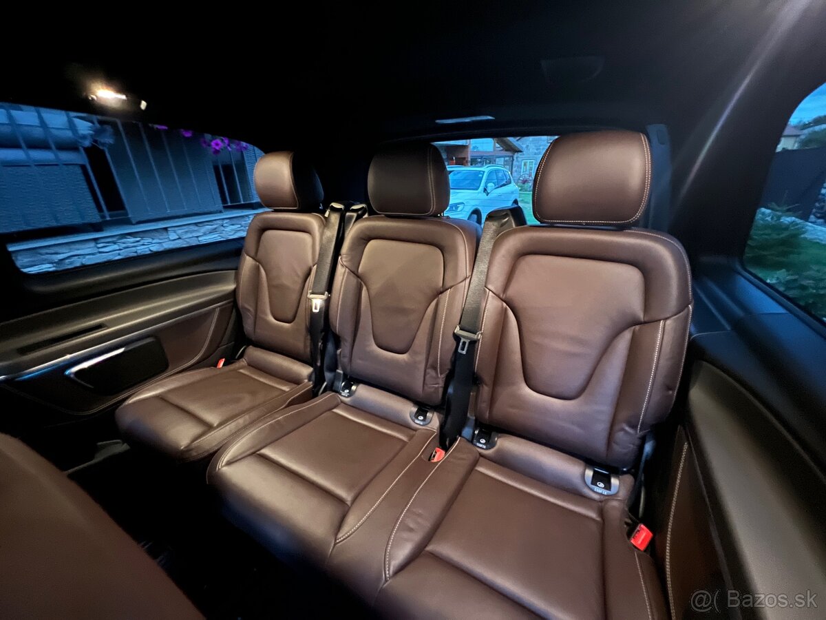 Mercedes v220 - 10
