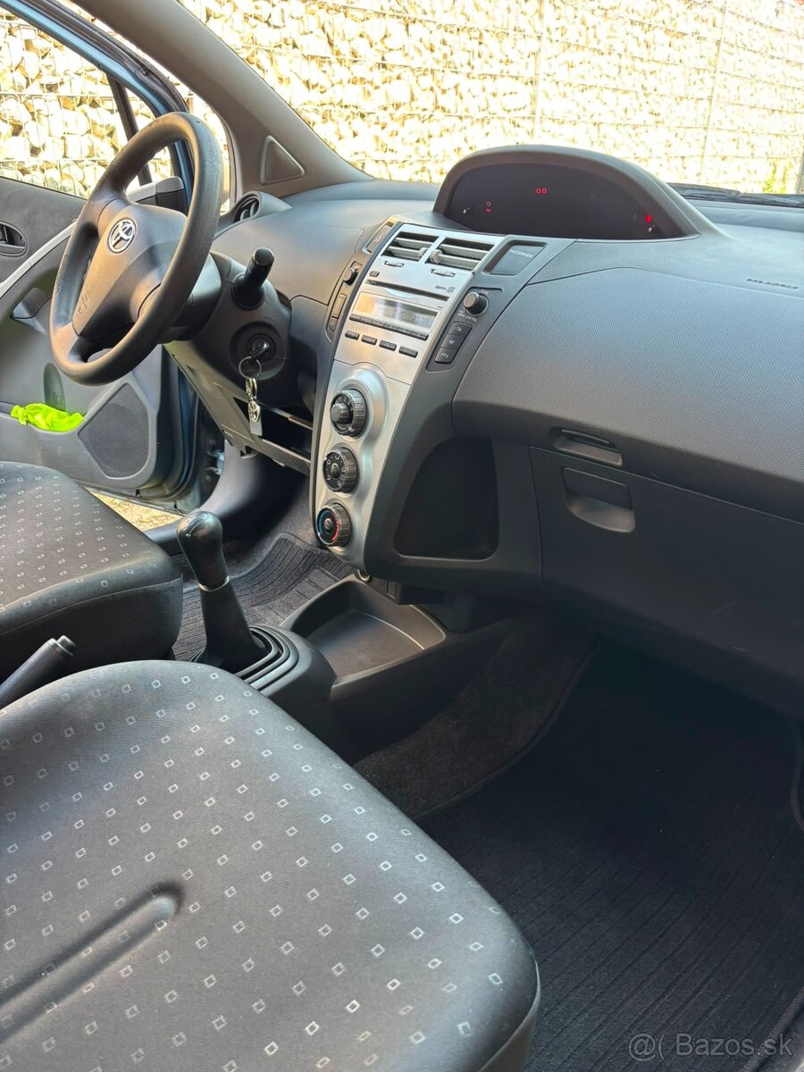 Toyota Yaris 2006, STK/EK do 8/2028 - 10