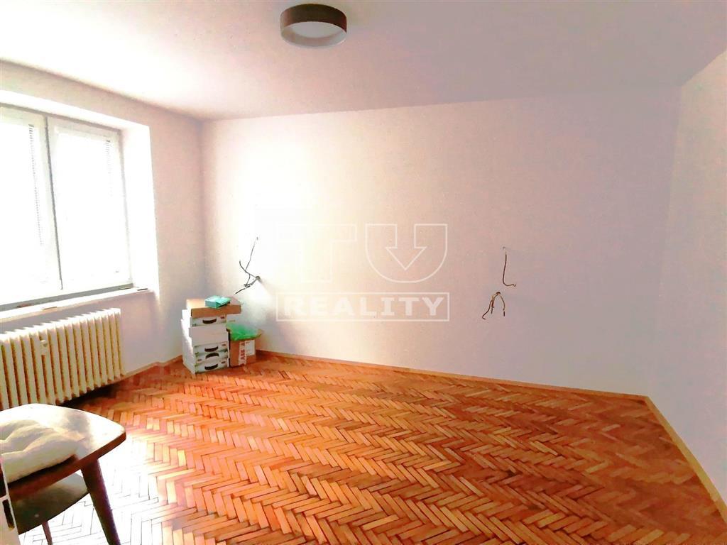 NA PREDAJ 2-IZBOVÝ BYT V NOVEJ DUBNICI S VÝMEROU 63 M2 - 10