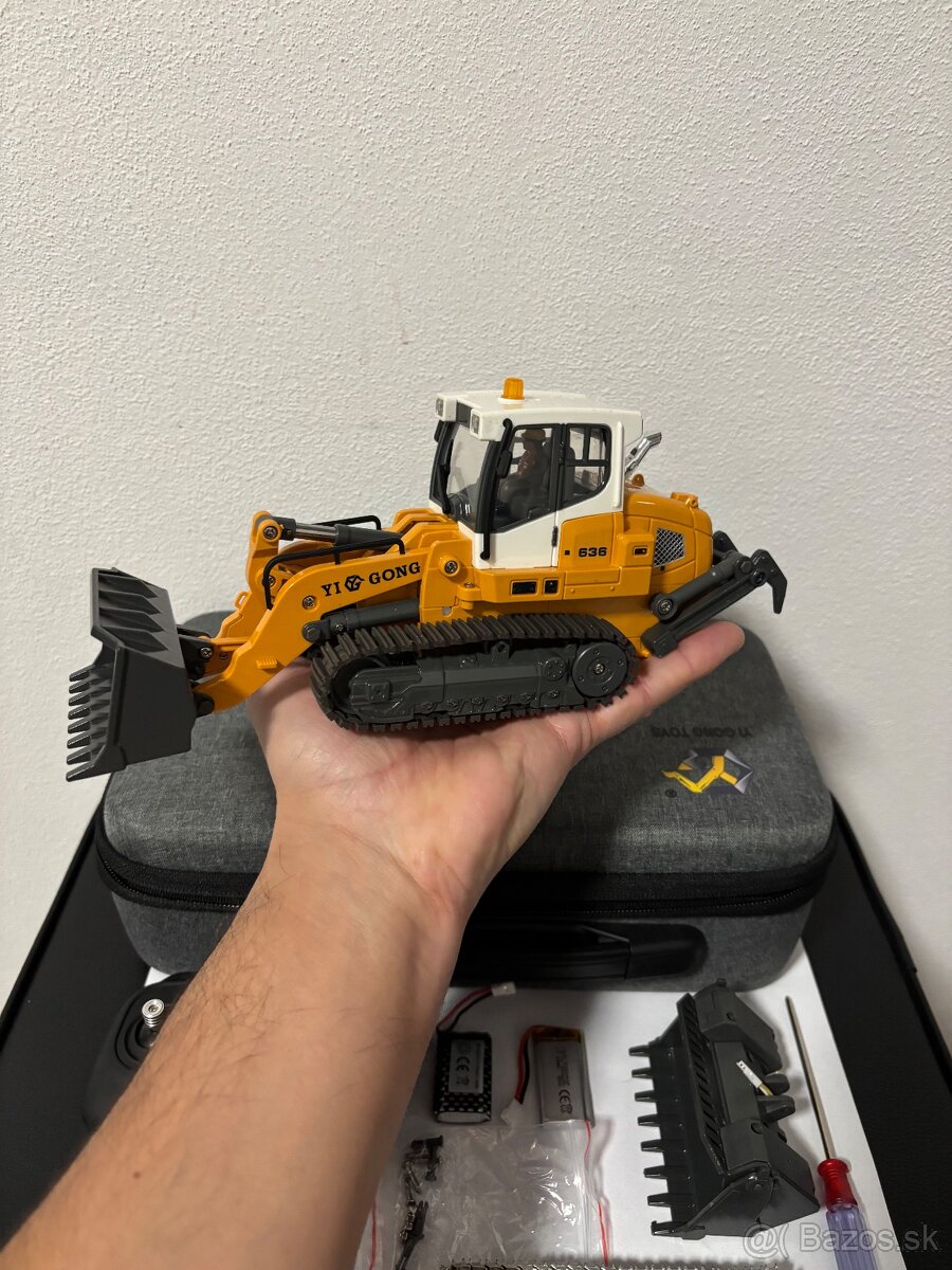 RC pásový nakladač LR636 - 10