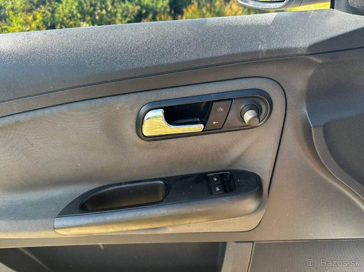 Seat Ibiza 1.2 benzín - 10