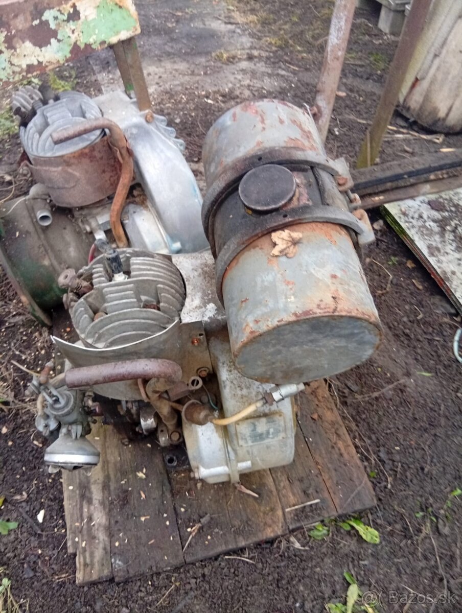Predám tieto 2 stabilné motory - 10