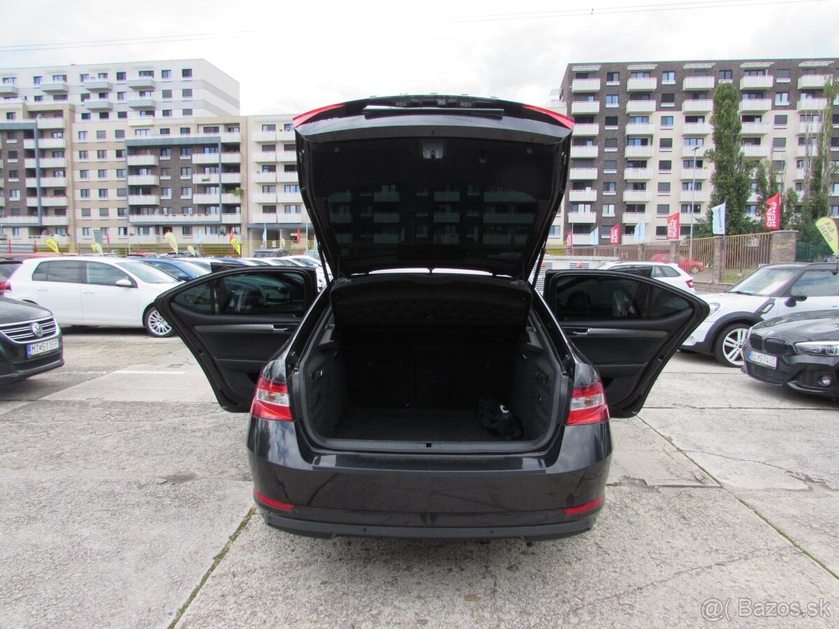 Škoda Superb 2.0 TDI SCR Style DSG - 10