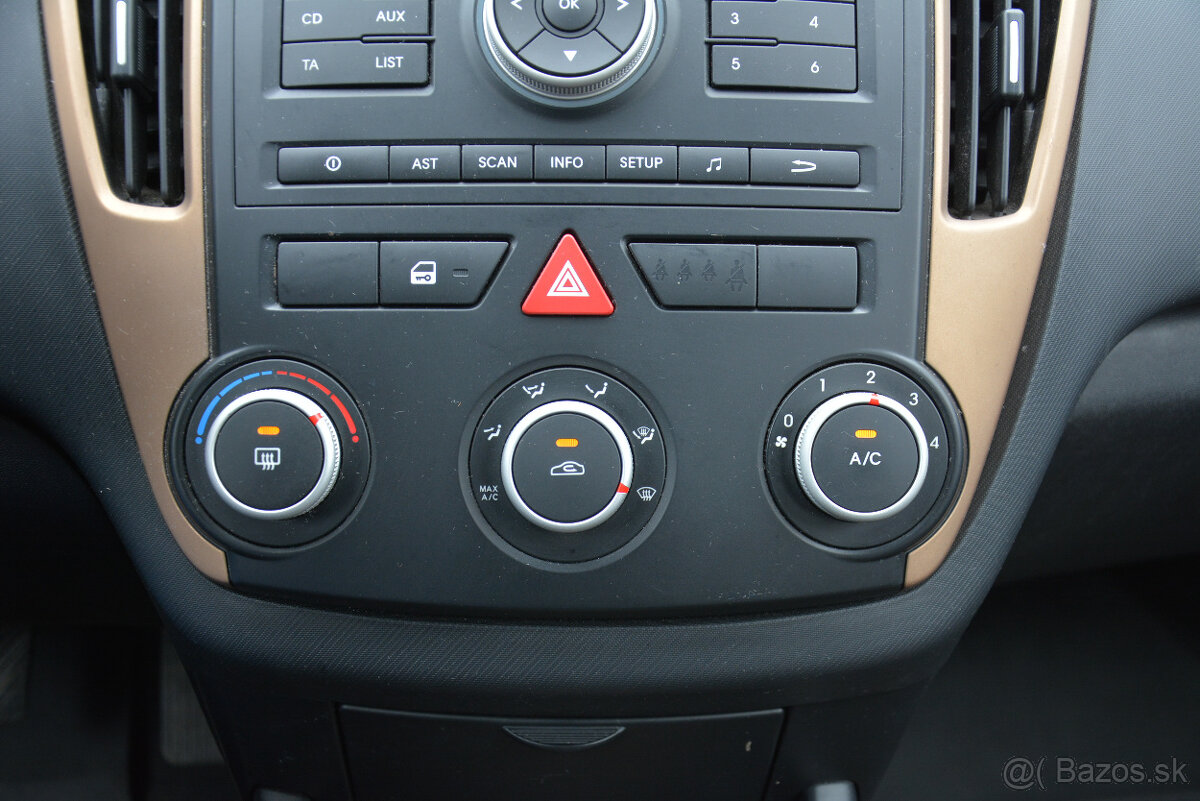 KIA Cee’d Sporty Wagon 1.6 CRDI, SR voz - 10