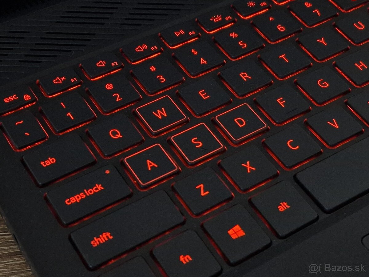 Herný notebook DELL G15 - Intel i5, RTX 3050 Ti, 512GB NVMe - 10