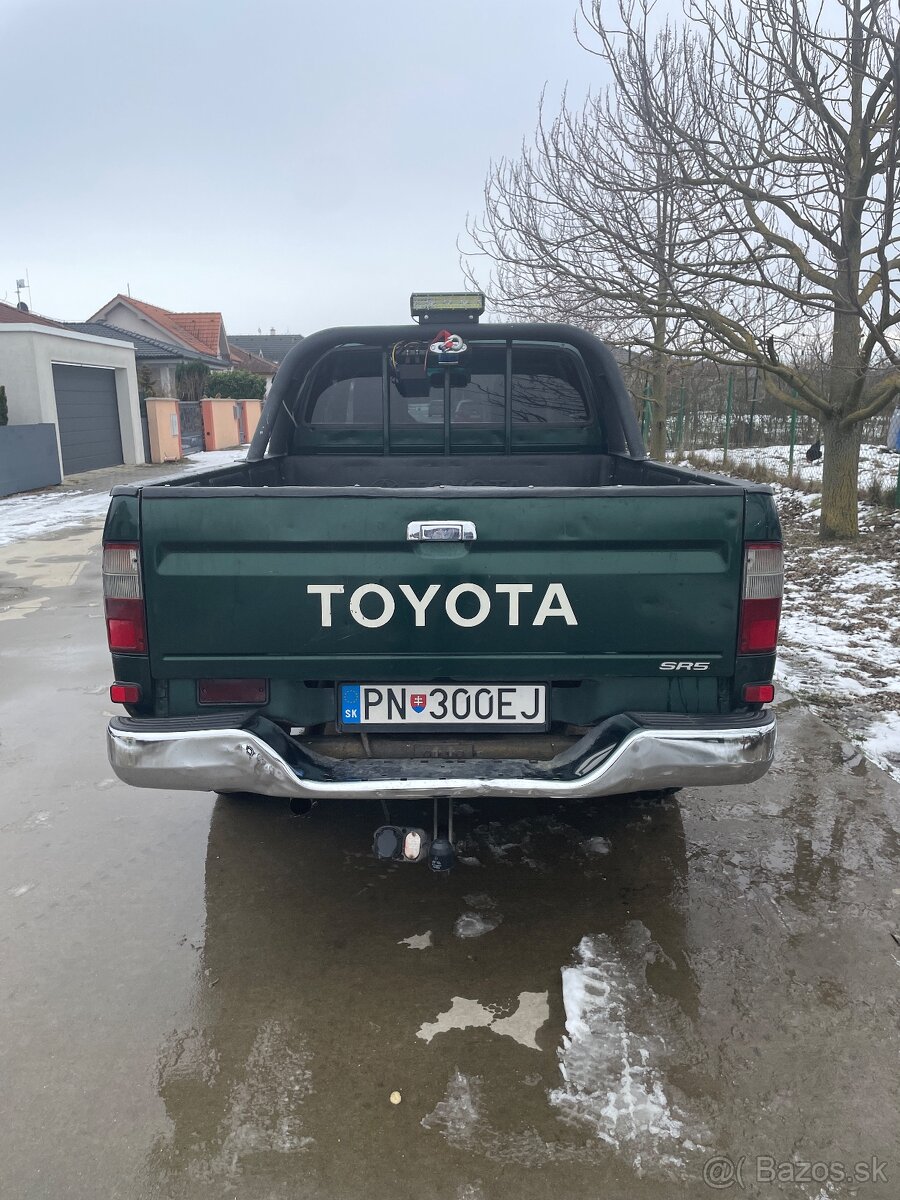 Toyota Hilux 2,5 - 10