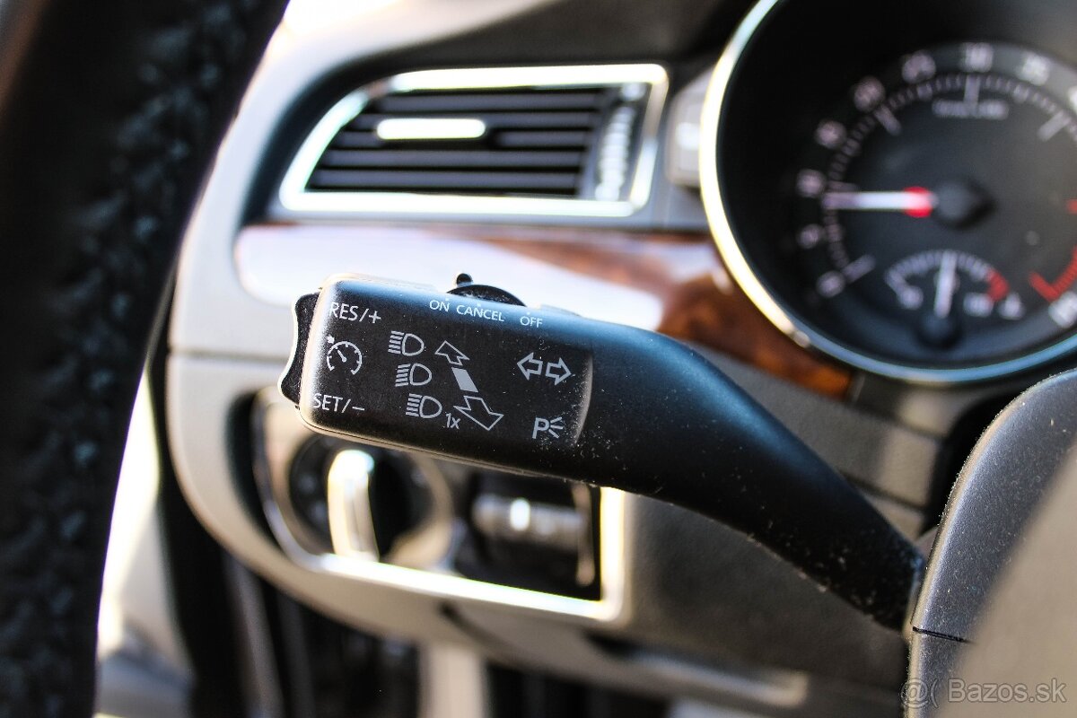 Škoda Superb Combi 2.0 TDI CR 140k Comfort - 10