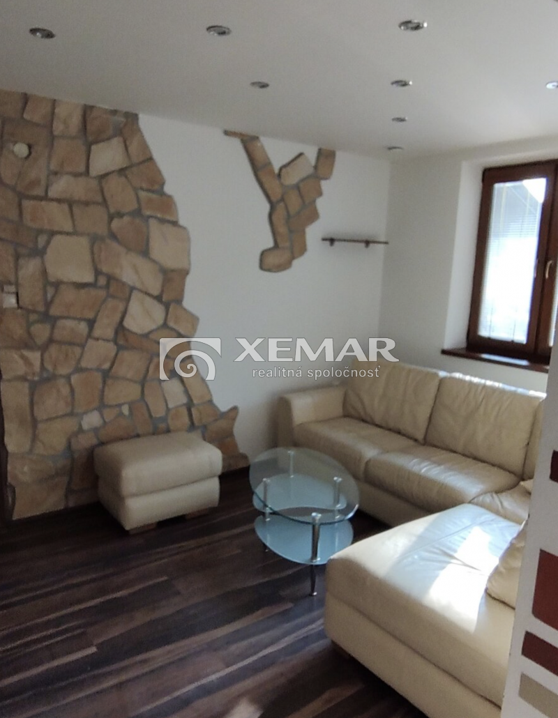 Predaj: Rodinný dom s 3 bytovými jednotkami, Banská Bystrica - 10