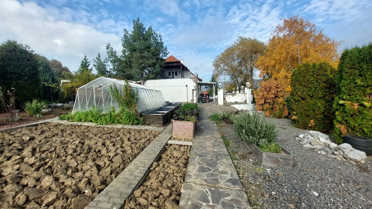 RODINNÝ DOM - ČARADICE - 10