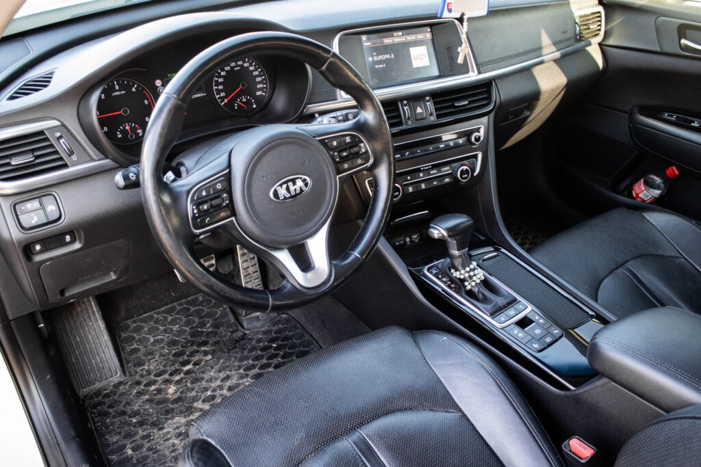 Kia Optima SW 1.7 CRDi, 104kW (2017) - 10
