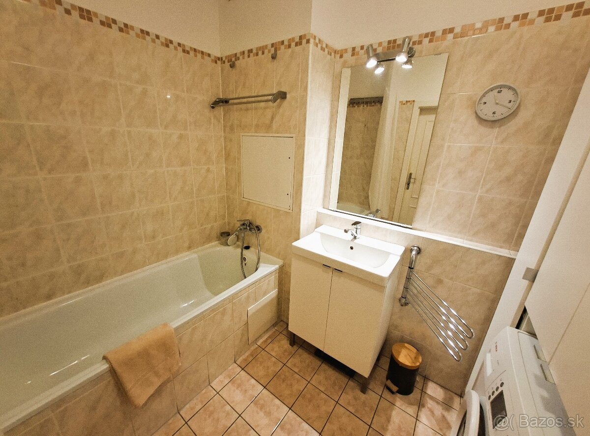 PREDAJ - 3. izbový byt - Sputniková ul. - 10