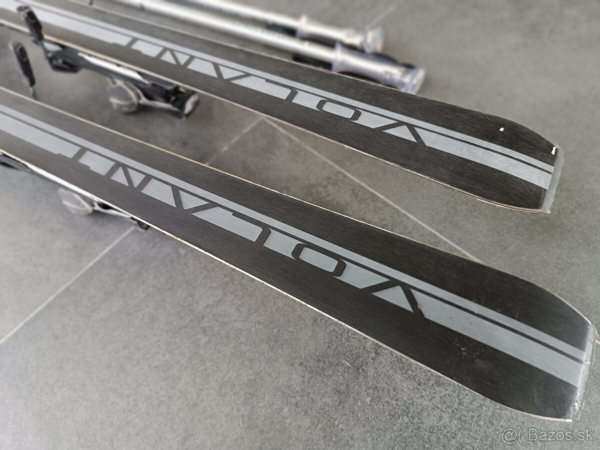 Lyže Volant a lyžiarky Atomic - 10