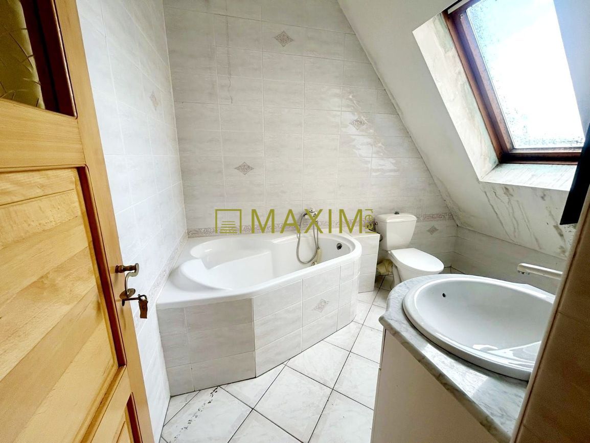 TOP- Lukratívny poschodový RD v žiadanej časti Karlovej Vsi- - 10