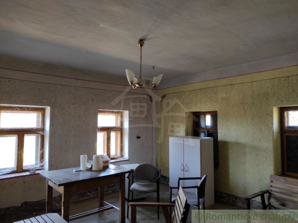 VÝRAZNE ZNÍŽENÁ CENA - Pôvodné gazdovstvo v peknom prostre - 10