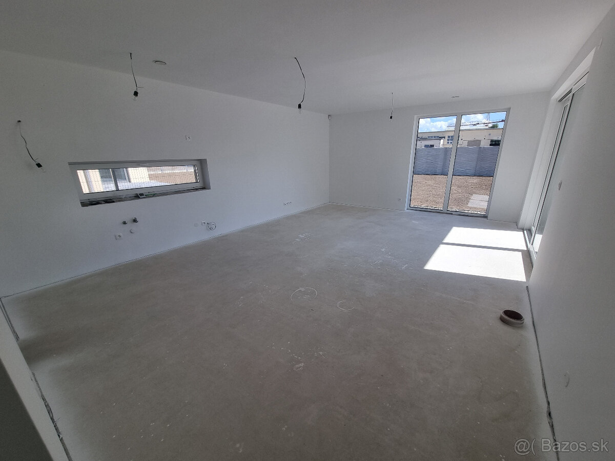 Skolaudovaný RD Za Kaplnkou Prúdy Sereď - 10