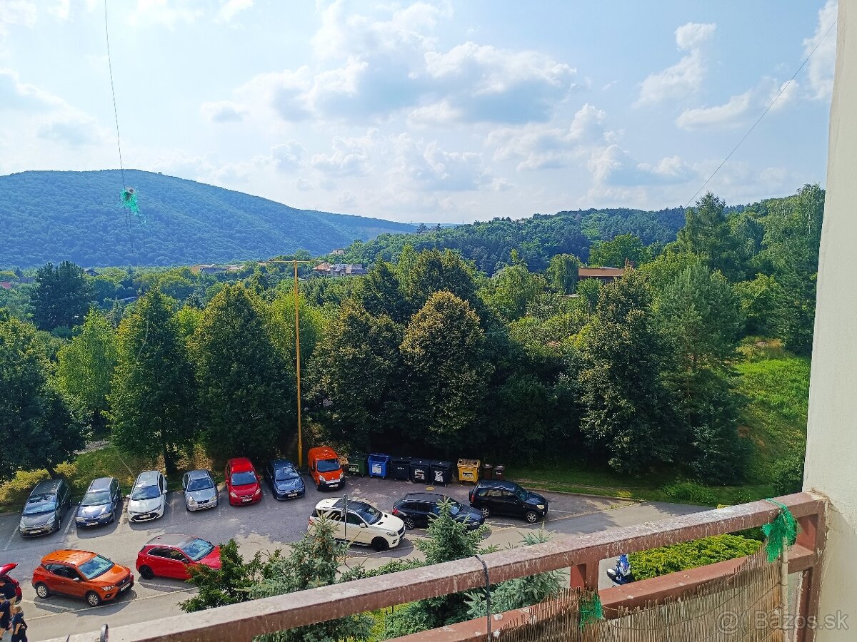 Prenajmeme 3 izbový byt Madridská - 10