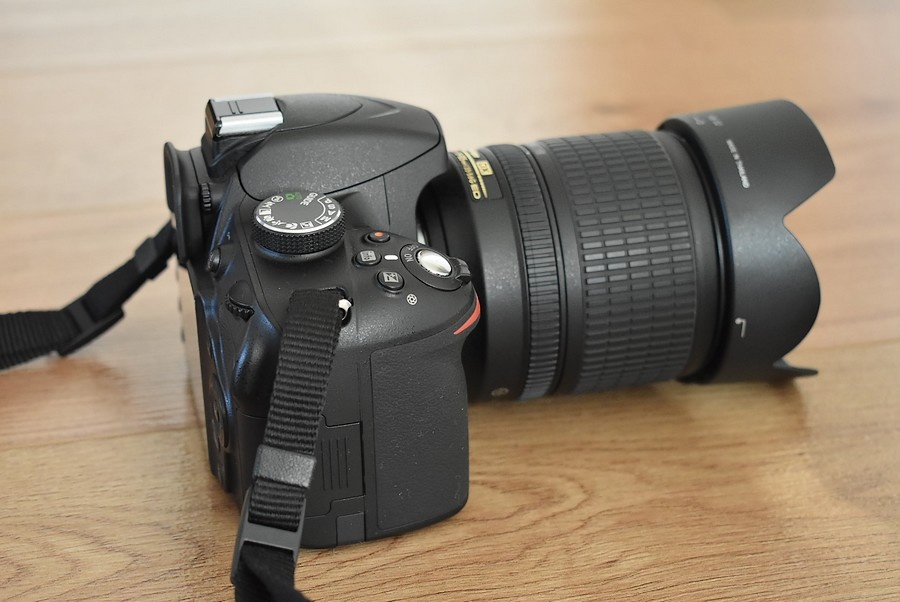Nikon d3200 s VR AF 18-105 + brasna - nafotene 9 tisic.snim. - 10