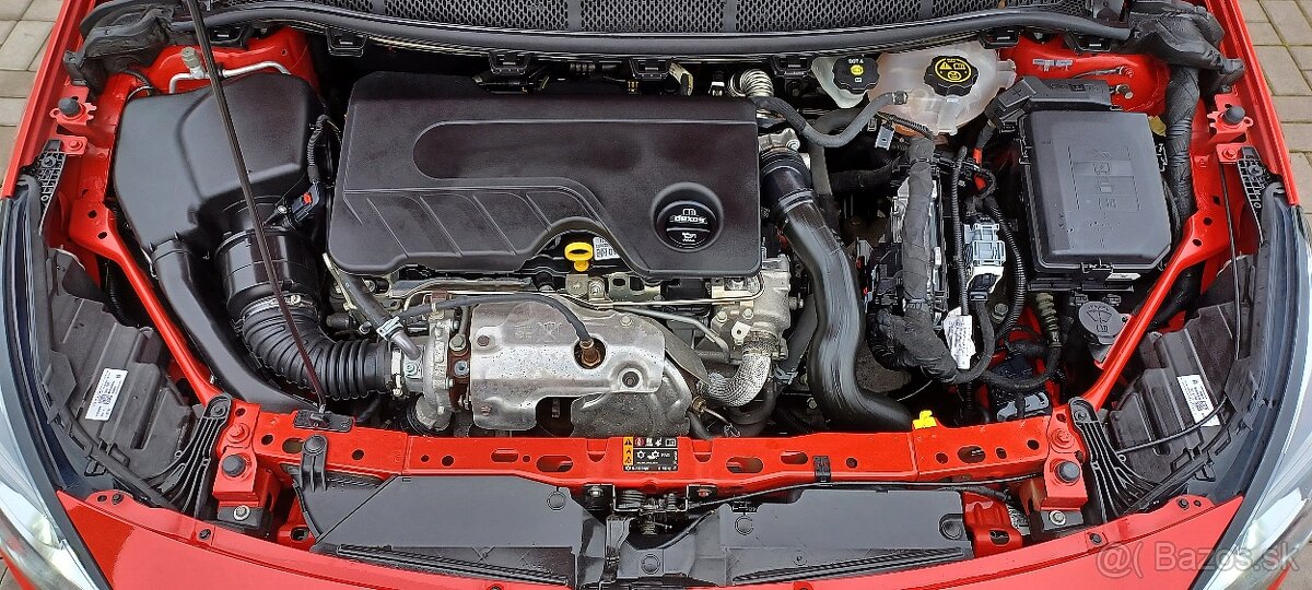 Opel Astra Sport Tourer 1.6 CDTI 110k Dynamic REZERVOVANÉ - 10