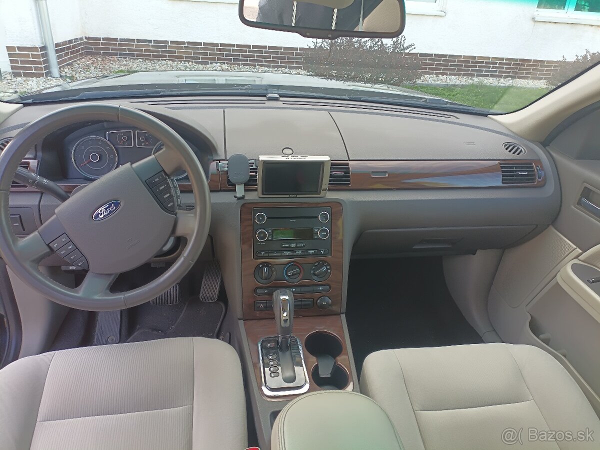 Ford Taurus SEL 3.5 V6 (2008) - 10