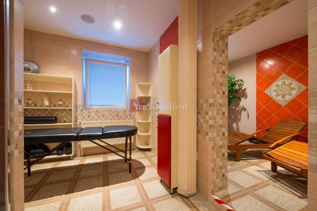 EXKLUZÍVNE - PREDAJ - HOTEL Liptovský Ján, 25 izieb, 7334 m2 - 10