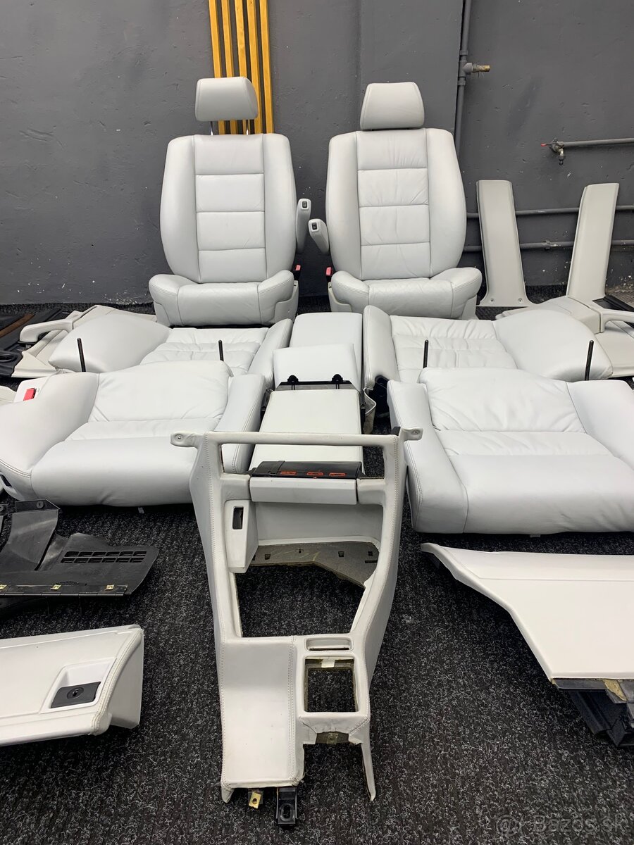 Biely interiér pre bmw e32 long - 10