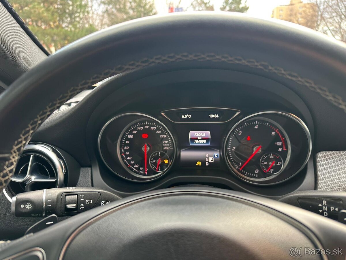 Mercedes Benz GLA 180 d - 10