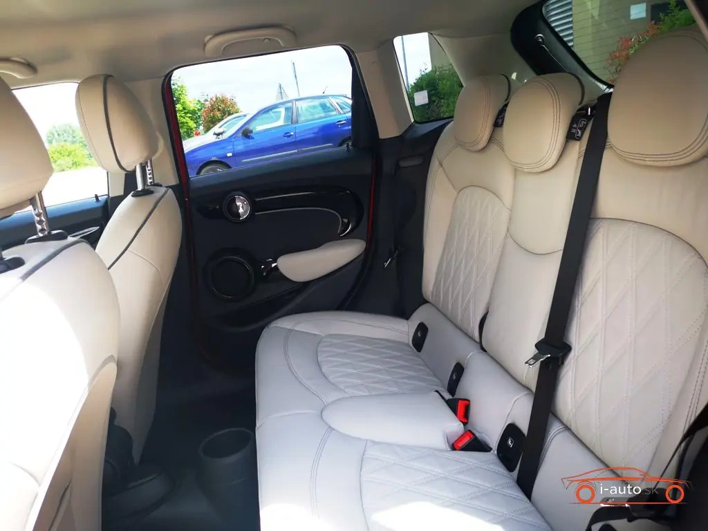 MINI Cooper S - 2023 - 5700km - Záruka - 10