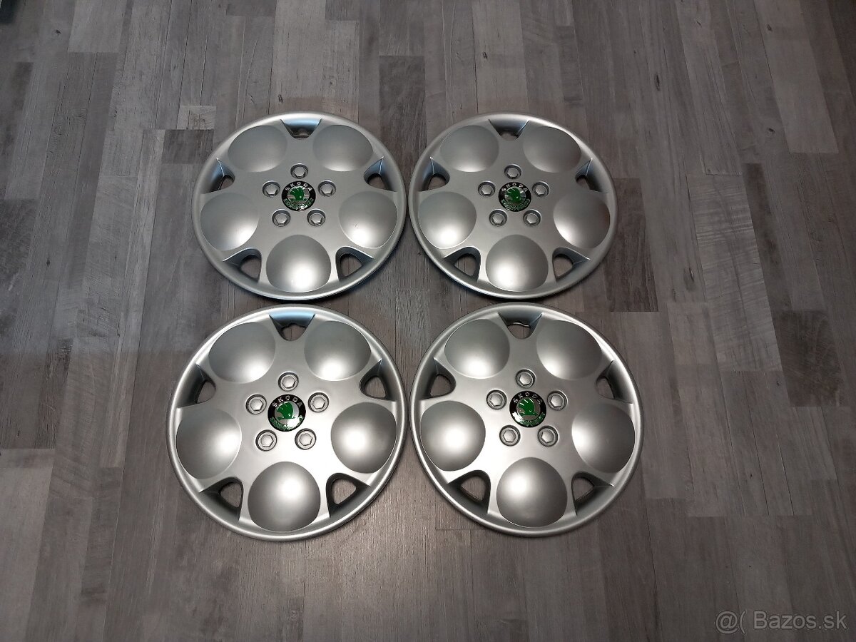 Dobové puklice Bouli, Škoda sada - 10