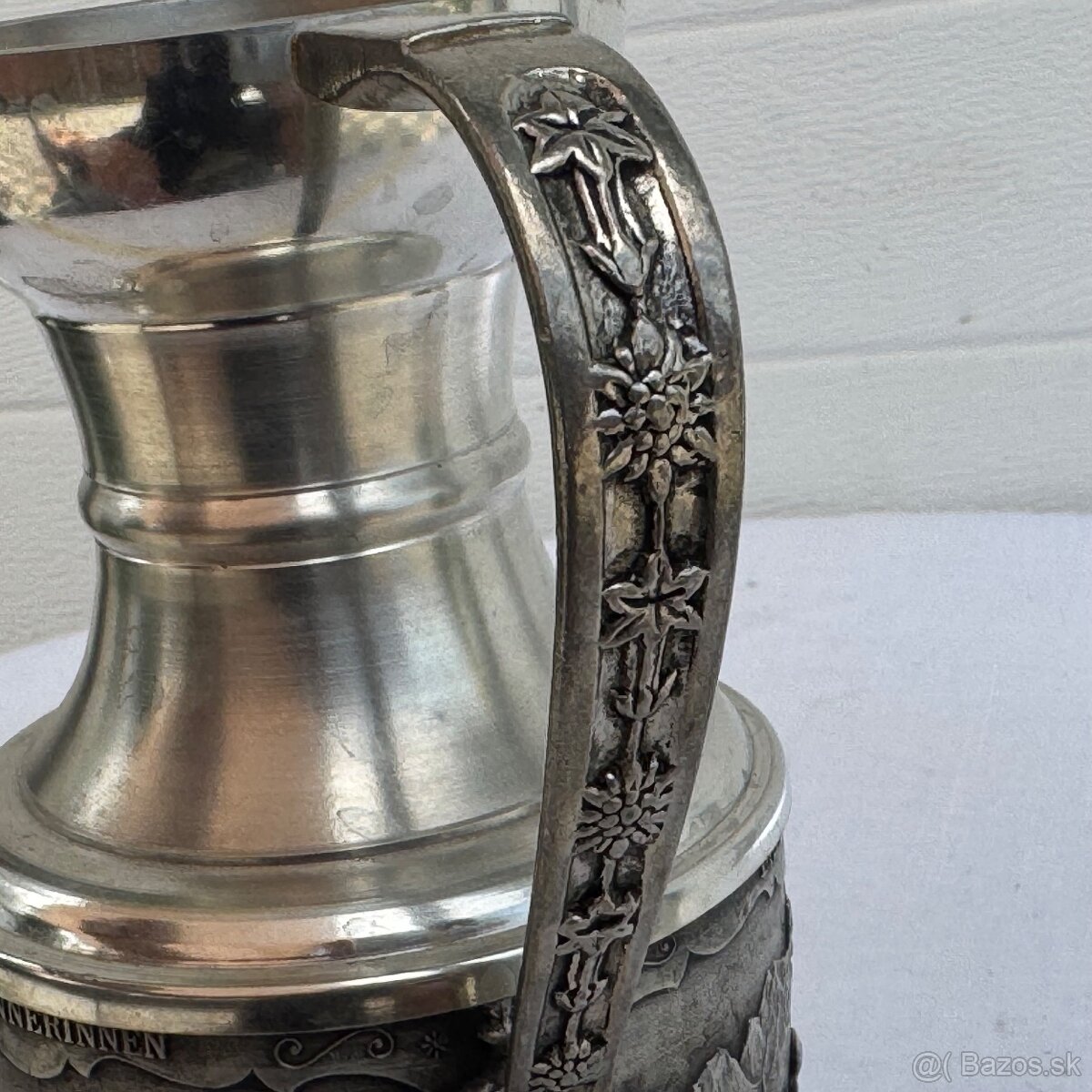 Pěkný cínový džbánek s vesnickými motivy - 10