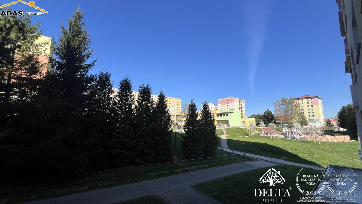 Ponúkame na predaj 4- izbový dvojgeneračný byt s balkónom. - 10