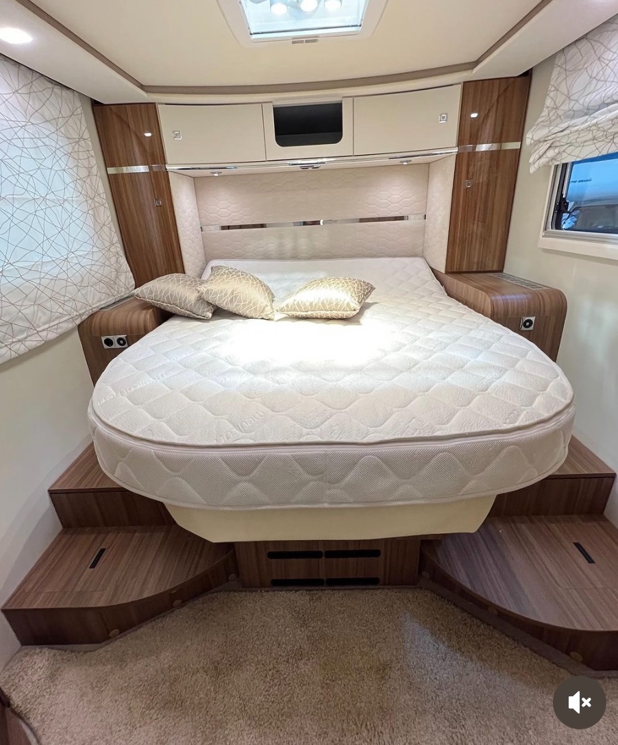 karavan autokaravan Eura Mobil 890 QB - 10