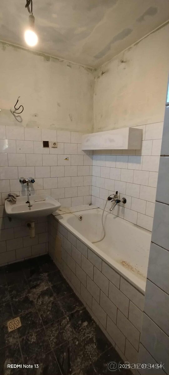 HZ-22 Na Predaj 3 izbový rodinný dom v Kolárove - 10