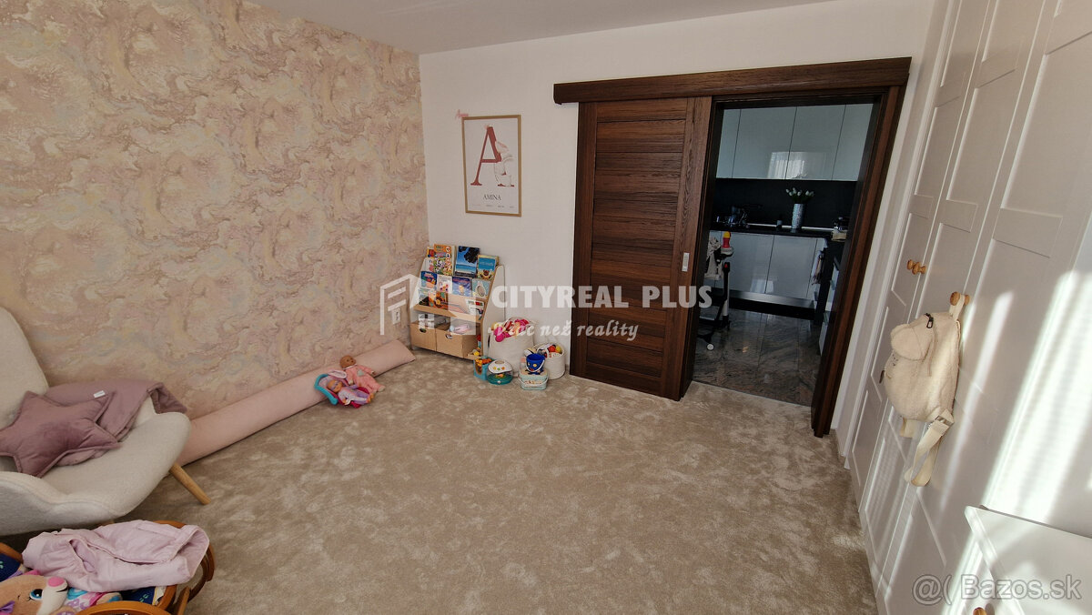 Na predaj 9 izbový rodinný dom v meste Šurany - 10