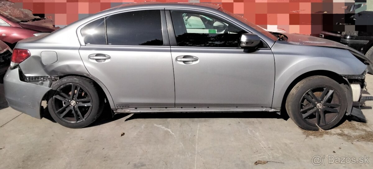 SUBARU LEGACY 2.5 AWD 2010 predám MOTOR EJ25, DVERE, 4X4 - 10