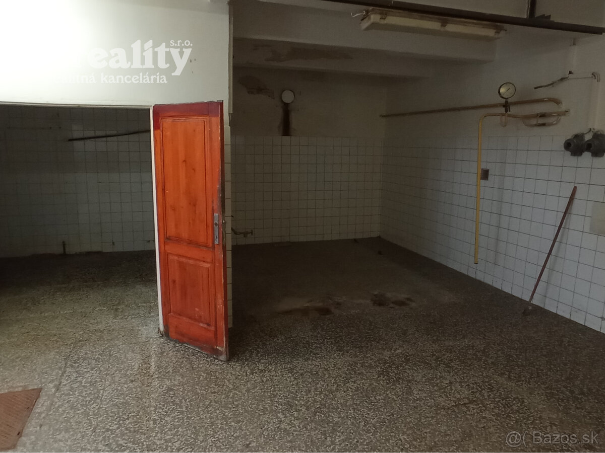 Znížená cena Komerčný objekt v Zemianskej Olči na predaj - 10