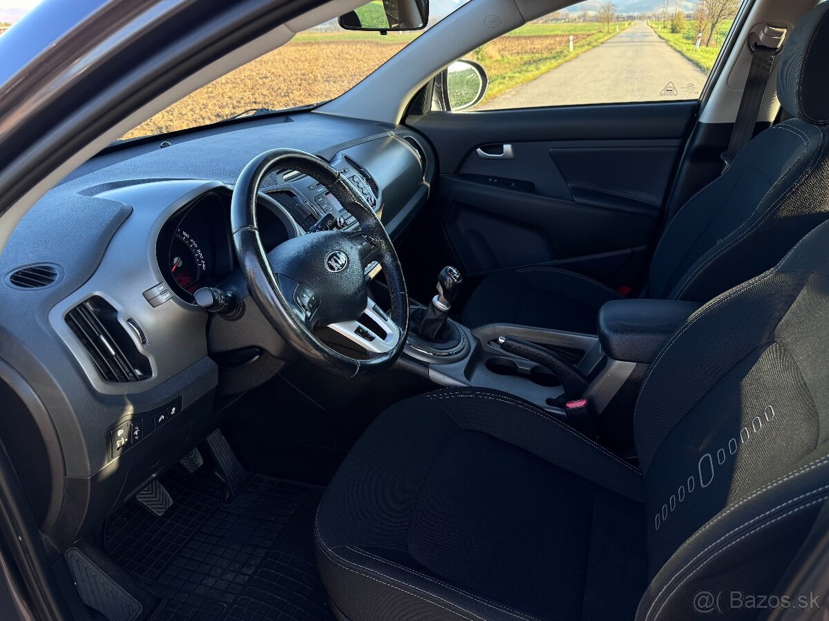 ✅ 2014 KIA Sportage 1,7 CRDi Gold 103tis. km, kúp v SR - 10