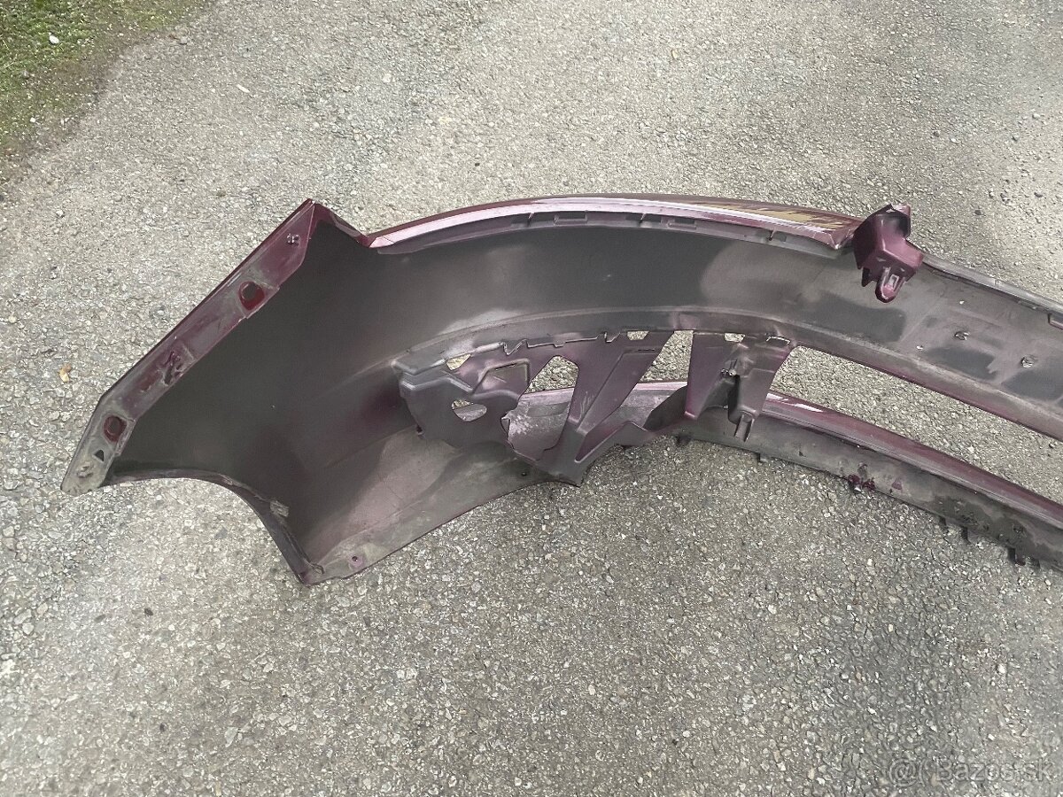 Škoda Rapid predny naraznik - 10