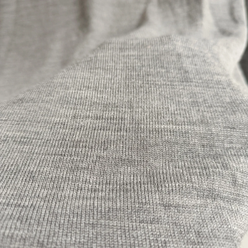 Uniqlo 100% vlnený sveter s okrúhlym výstrihom tenký svetrík - 10