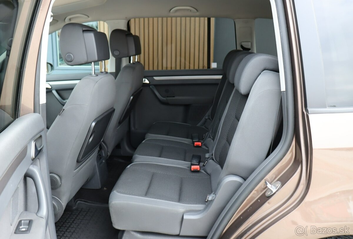 Volkswagen Touran 1.6 TDI Comfortline DSG - 10