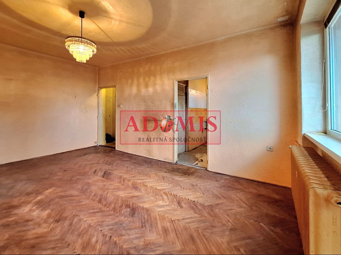 ADOMIS - predáme 2izbový tehlový byt 57m2, balkón, Podhradov - 10