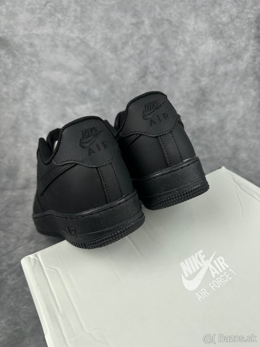 Nike Air Force 1 Čierne - 10