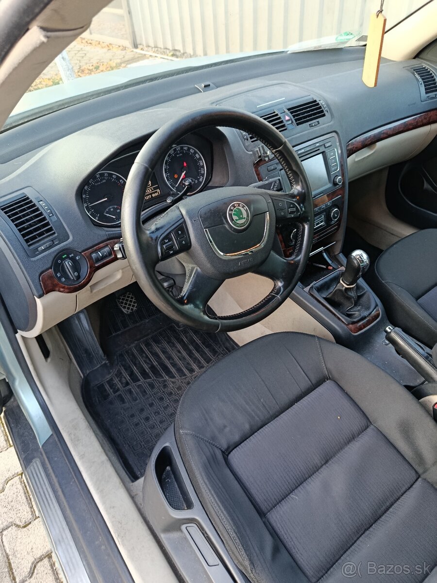 Predam skoda octavia2, 1.9 tdi, r.v.2009, facelift - 10