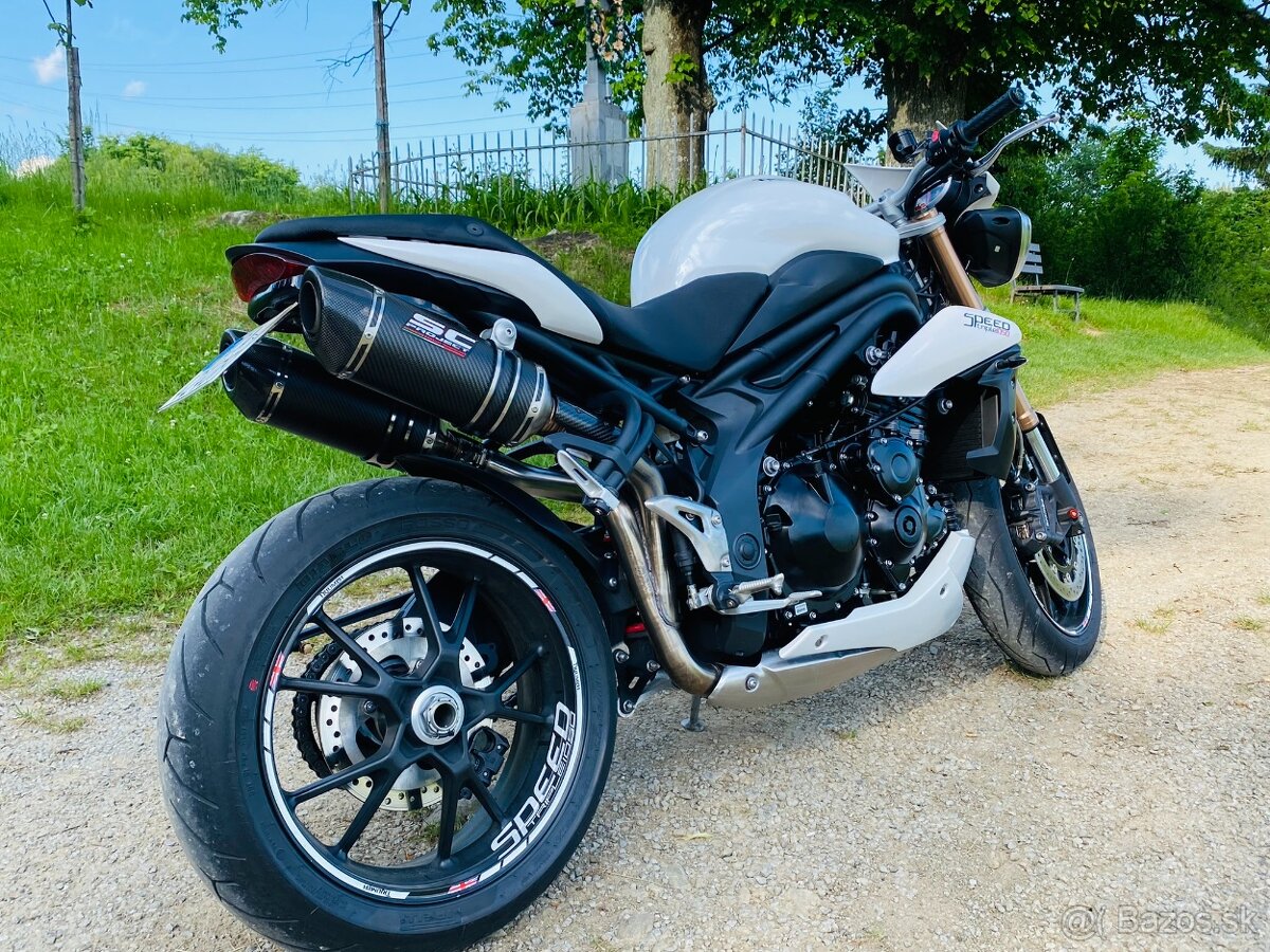 PADNUTÝ Triumph speed triple 1050 - 10