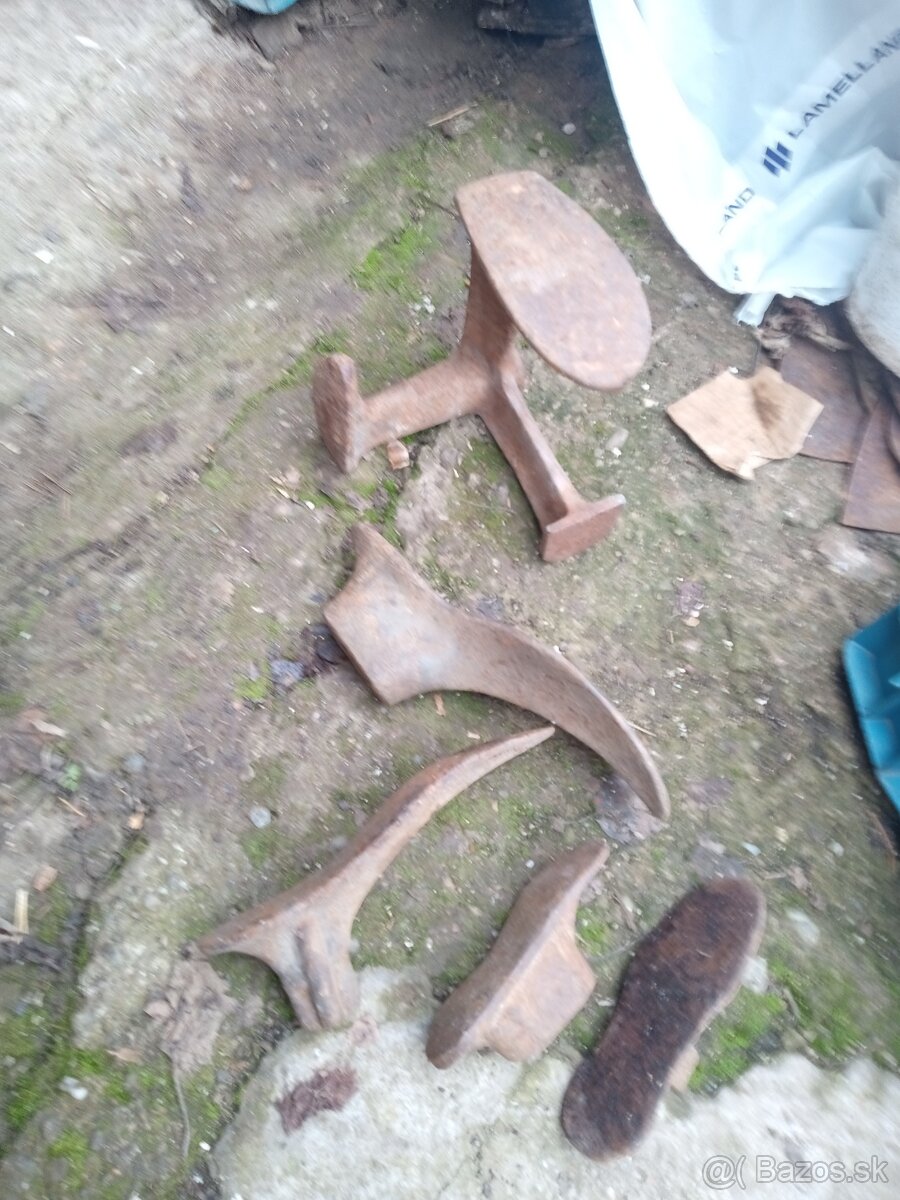 Olejničky.kopyto.nadoby.zamky - 10